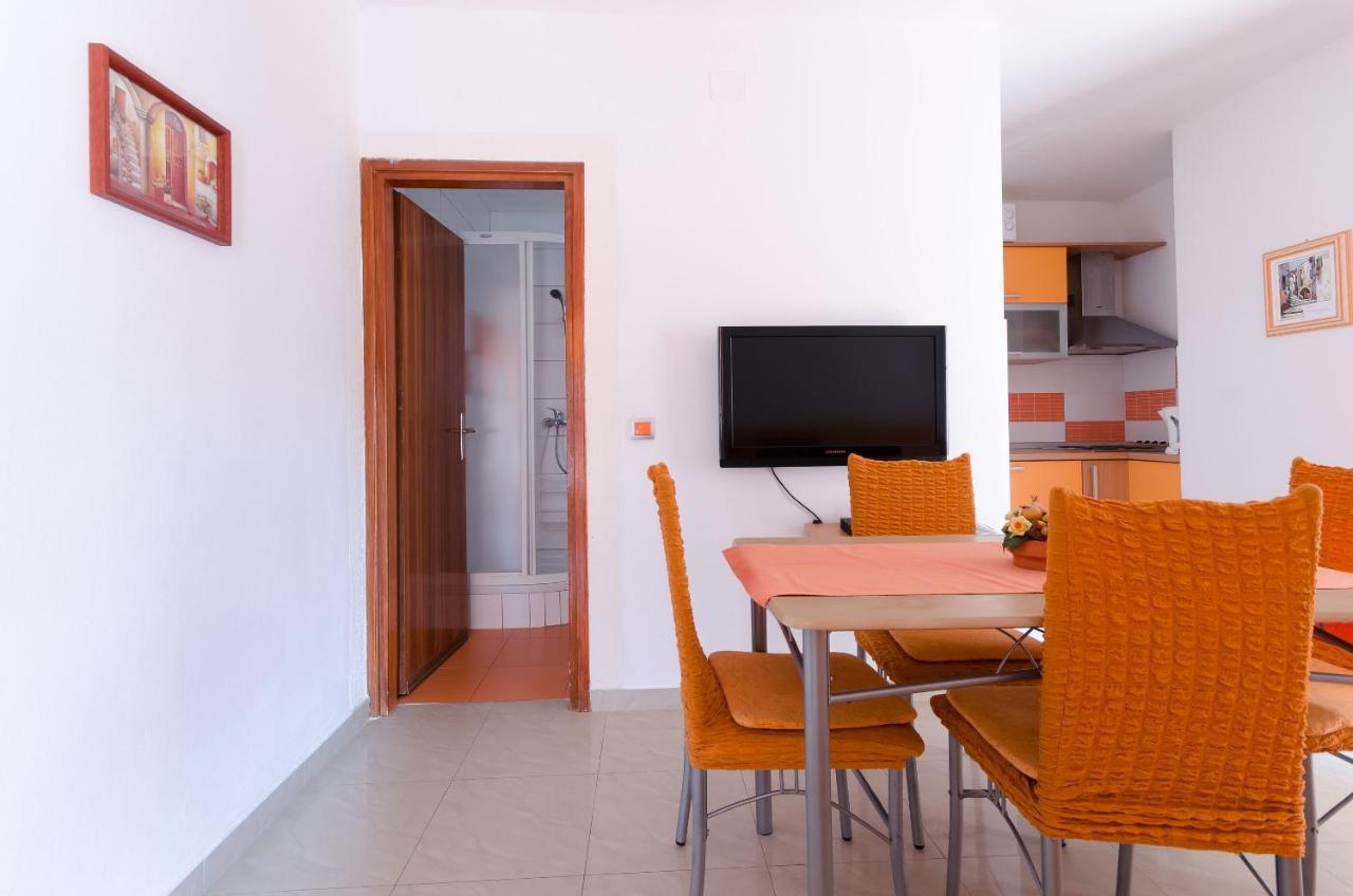 Apartments Helena Lopar Exterior foto