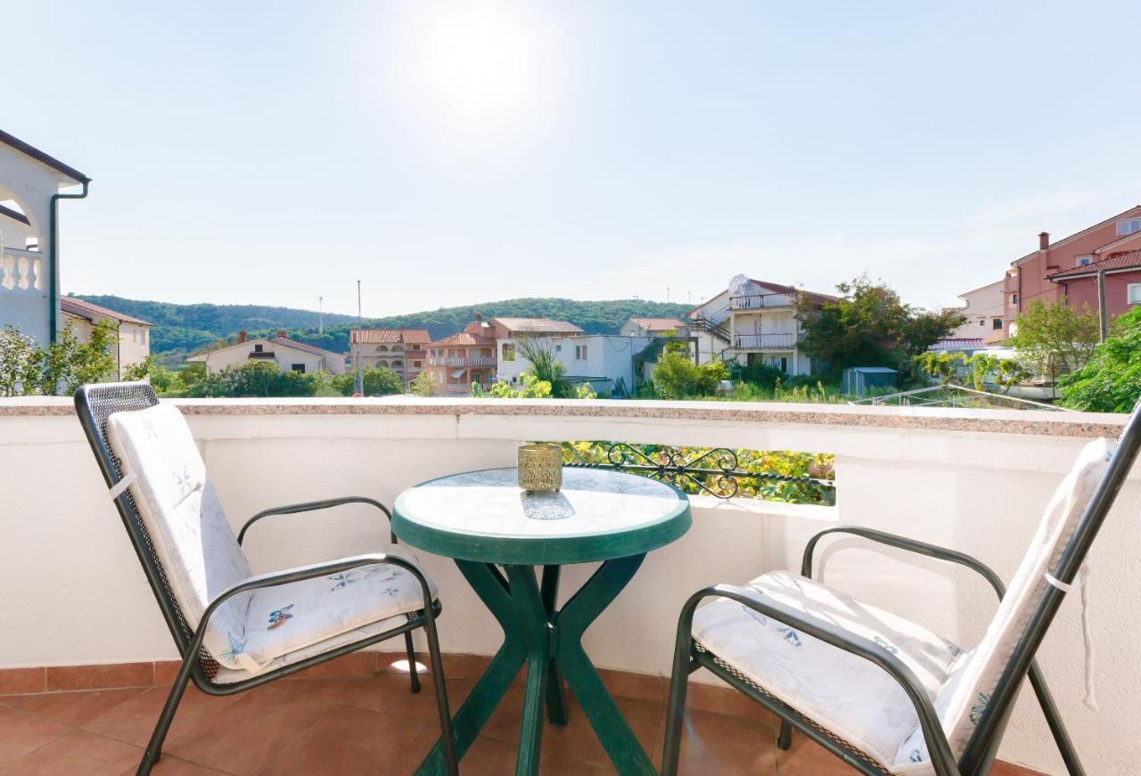 Apartments Helena Lopar Exterior foto