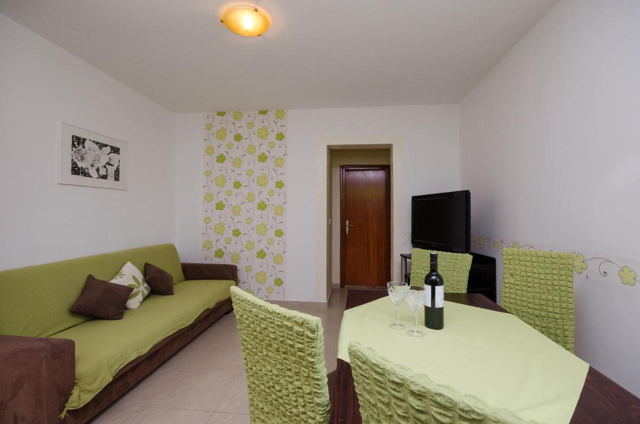 Apartments Helena Lopar Exterior foto