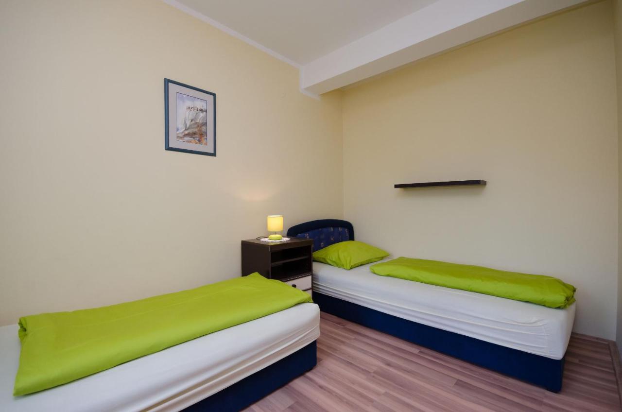 Apartments Helena Lopar Exterior foto