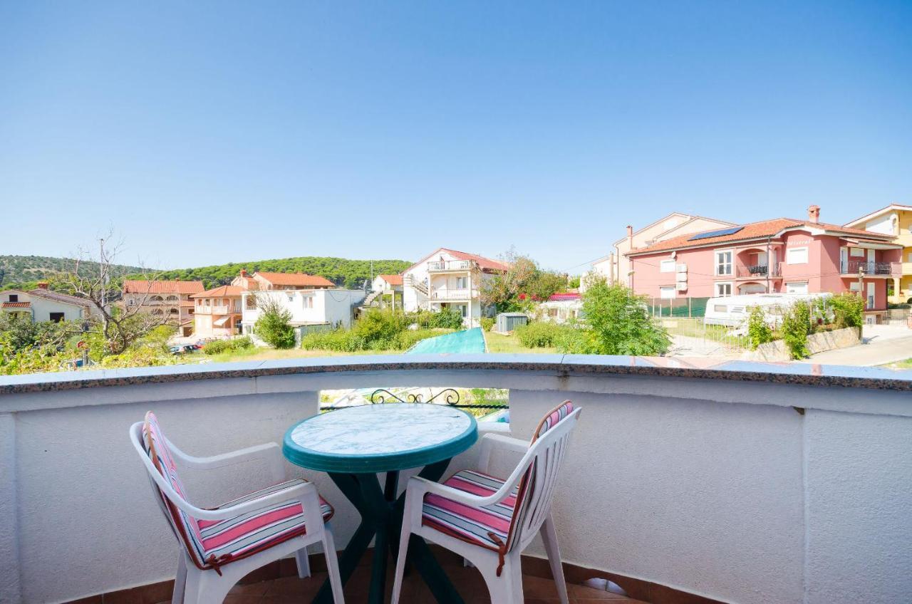 Apartments Helena Lopar Exterior foto