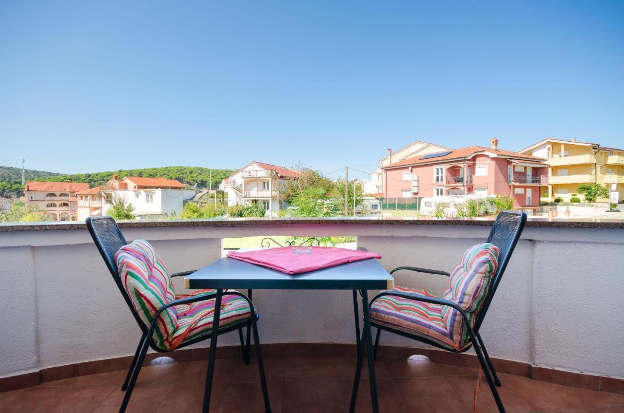 Apartments Helena Lopar Exterior foto