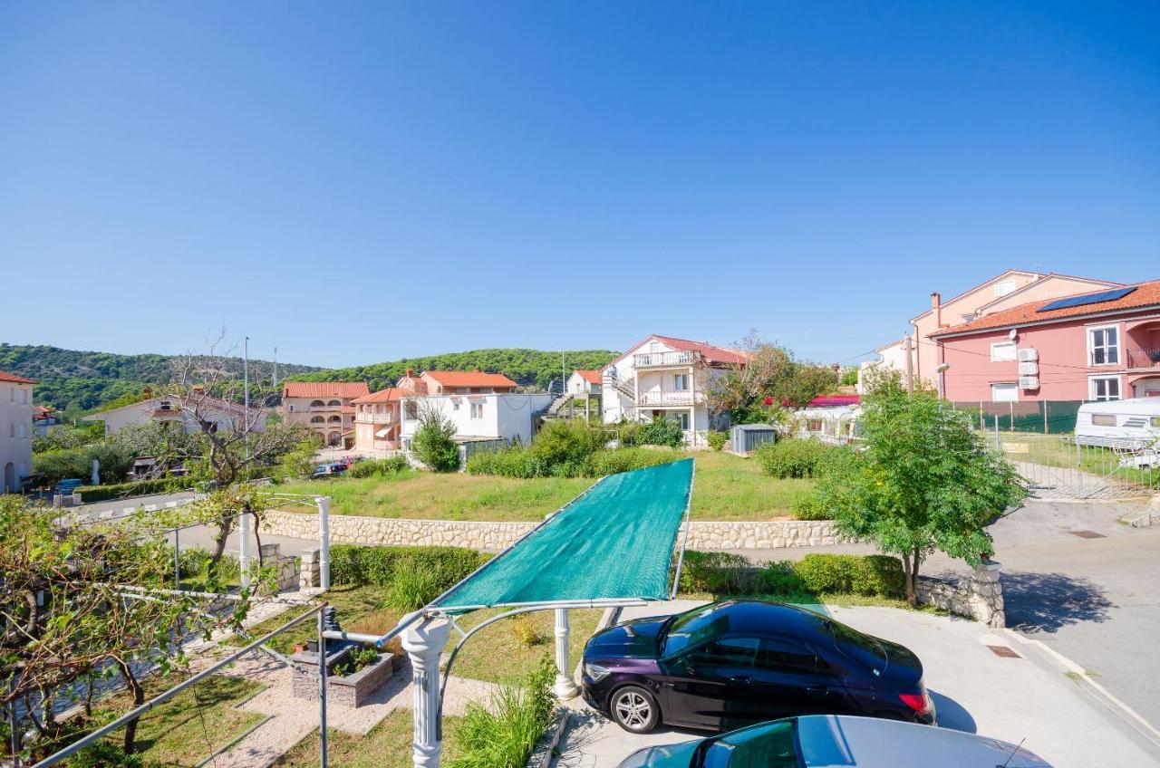 Apartments Helena Lopar Exterior foto